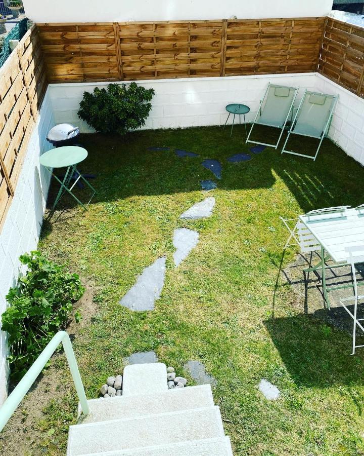 Villa Les Fleurs Appartement En Front De Mer แม-เล-แบ็ง ภายนอก รูปภาพ