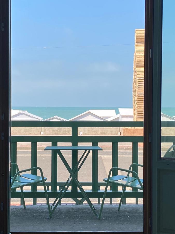 Villa Les Fleurs Appartement En Front De Mer แม-เล-แบ็ง ภายนอก รูปภาพ